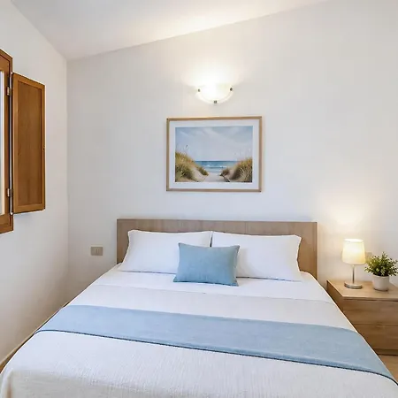2 Bedroom Beautiful In Marina