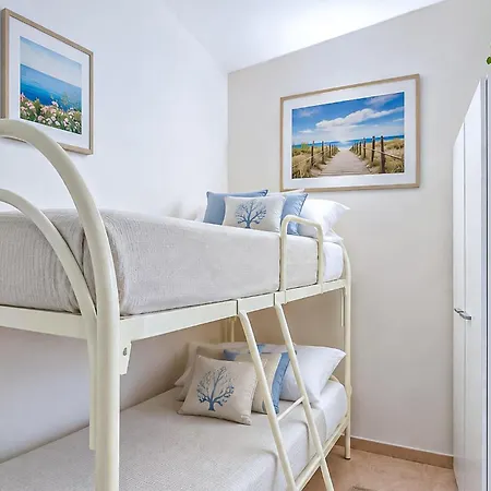 2 Bedroom Beautiful In Marina * نيكوتيرا